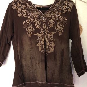 Super cool brown detailed long sleeve !!